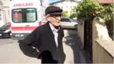 Demir keserken hem kendini hem arkadaşını yaraladı Demir keserken hem kendini hem arkadaşını yaraladı