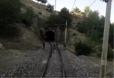Son dakika haberleri! Demiryolunda bomba paniği Son dakika haberleri! Demiryolunda bomba paniği