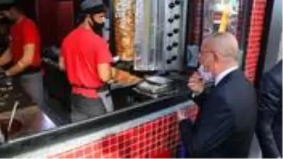Denizli Valisi Atik döner ustasına sinirlenip 'İşletmeyi kapatın' talimatı verdi! Tepkiler üzerine özür diledi Denizli Valisi Atik döner ustasına sinirlenip 'İşletmeyi kapatın' talimatı verdi! Tepkiler üzerine özür diledi