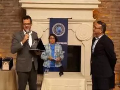 Doç. Dr. Mustafa Güzel: 'Savunma sanayisinde attığımız adımı sağlık sanayisinde de atmamız gerekiyor ' Doç. Dr. Mustafa Güzel: 'Savunma sanayisinde attığımız adımı sağlık sanayisinde de atmamız gerekiyor '