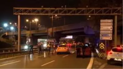 Esenler'de korkunç cinayet: 19 yaşındaki kız arkadaşını vurup, intihar etti Esenler'de korkunç cinayet: 19 yaşındaki kız arkadaşını vurup, intihar etti