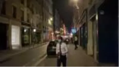 Fransa'da sokağa çıkma yasağı başladı Fransa'da sokağa çıkma yasağı başladı