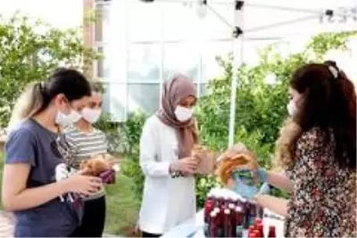 Gıda Gününde Adana Şalgamı ve simit ikram edildi Gıda Gününde Adana Şalgamı ve simit ikram edildi