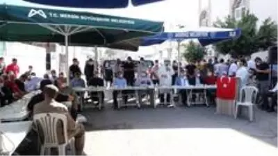 Husumetli iki aile Kur'an'a el basıp yemin ederek barıştı Husumetli iki aile Kur'an'a el basıp yemin ederek barıştı