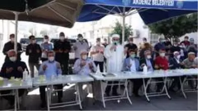 Husumetli iki aile Kur'an'a el basıp yemin ederek barıştı Husumetli iki aile Kur'an'a el basıp yemin ederek barıştı