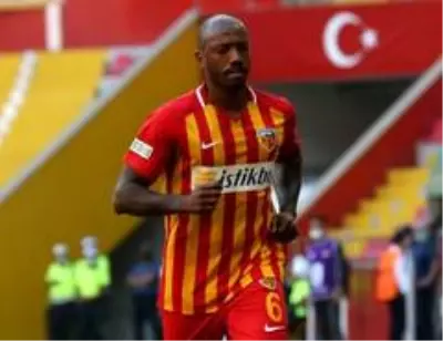İlk kez forma giydiler İlk kez forma giydiler