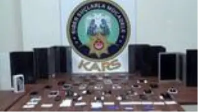 Kars merkezli dolandırıcılık operasyonunda 2 kişi daha gözaltına alındı Kars merkezli dolandırıcılık operasyonunda 2 kişi daha gözaltına alındı