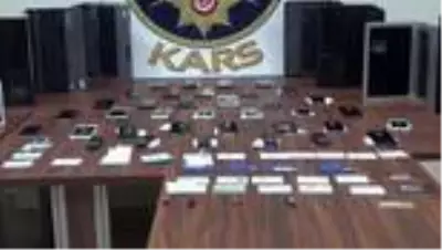 Kars merkezli dolandırıcılık operasyonunda 2 kişi daha gözaltına alındı Kars merkezli dolandırıcılık operasyonunda 2 kişi daha gözaltına alındı