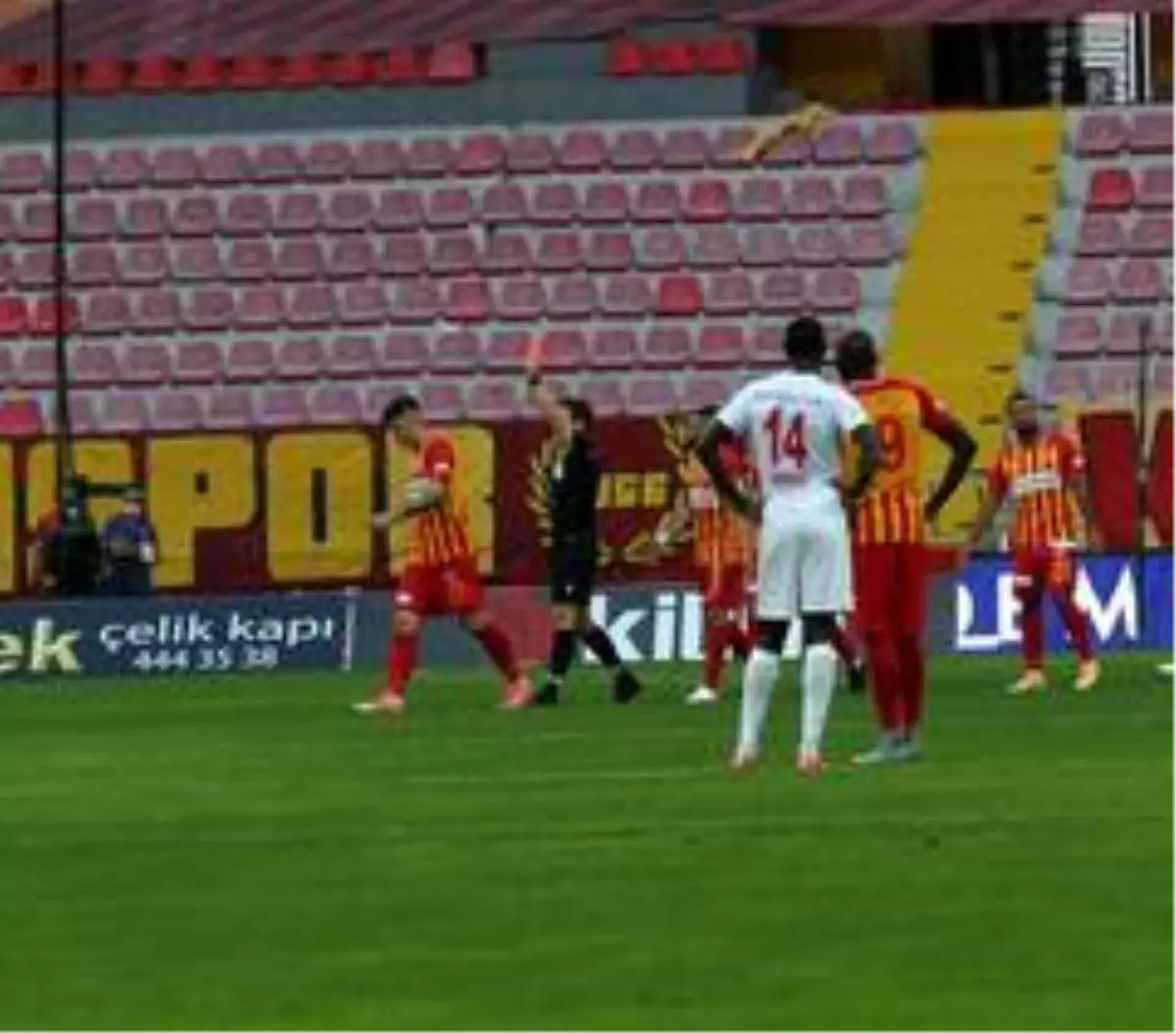 Kayserispor'da ilk kırmızı kart