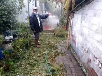 Kırkağaç'ta dolu yağışı hayatı felç etti Kırkağaç'ta dolu yağışı hayatı felç etti