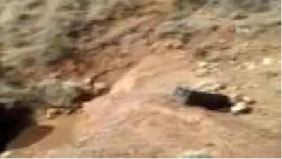 - Kontrolden çıkan traktör uçuruma yuvarlandı - Kontrolden çıkan traktör uçuruma yuvarlandı