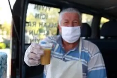 Konya'nın 'çorbacı dayısı' 3 yıldır hayır dağıtıyor Konya'nın 'çorbacı dayısı' 3 yıldır hayır dağıtıyor