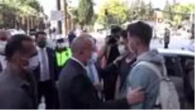 Koronaya meydan okuyan esnaf maskesiz yakalanınca 'Gebermek istiyorum' dedi Koronaya meydan okuyan esnaf maskesiz yakalanınca 'Gebermek istiyorum' dedi