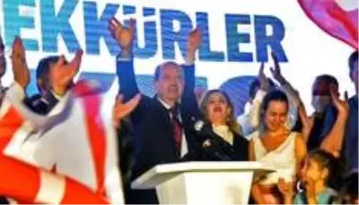 Kuzey Kıbrıs cumhurbaşkanlığı seçiminin ikinci turu için sandık başında Kuzey Kıbrıs cumhurbaşkanlığı seçiminin ikinci turu için sandık başında