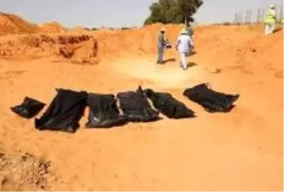 Libya'da Hafter'den kurtarılan bölgelerde 5 toplu mezar daha bulundu