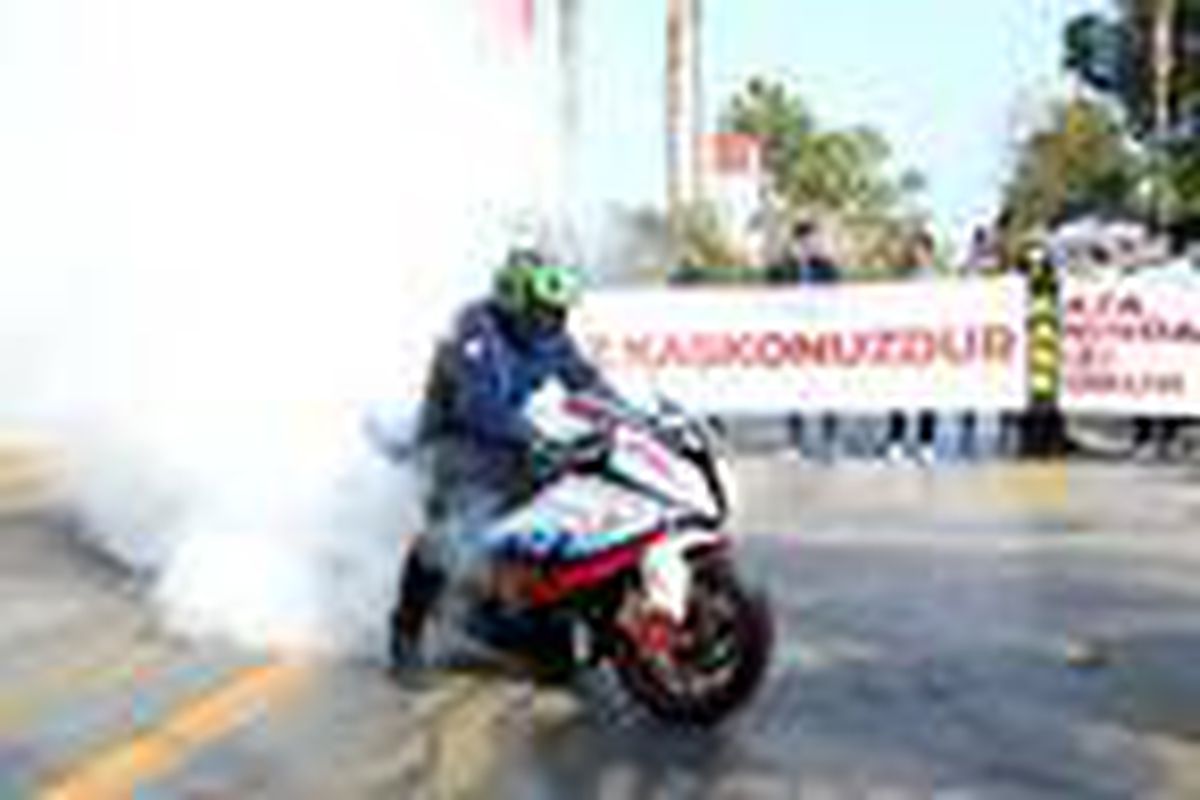 Son dakika haber! Mersin'de polis motosiklet tutkunlarını buluşturup, kask uyarısı yaptı