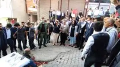 MHP Ergani'de yeni hizmet binasını açtı MHP Ergani'de yeni hizmet binasını açtı