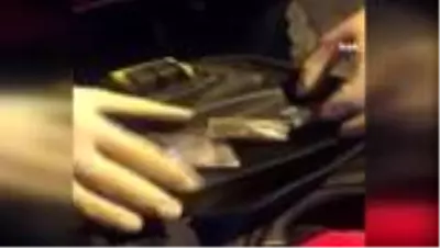 Son dakika... Motosiklet çantasında uyuşturucu taşıyan zanlı yakalandı Son dakika... Motosiklet çantasında uyuşturucu taşıyan zanlı yakalandı
