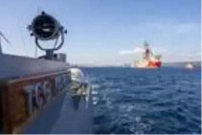 MSB: Kanuni'ye Deniz Kuvvetlerimize ait gemiler eşlik ediyor MSB: Kanuni'ye Deniz Kuvvetlerimize ait gemiler eşlik ediyor