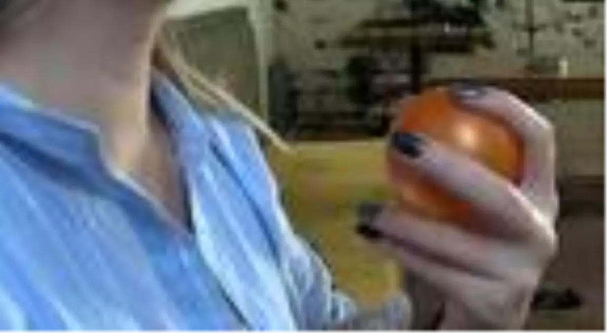 'Sahte parfüm kıyafetlere bile zarar veriyor'