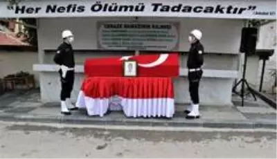Sakarya'da şehit düşen polis memuru Ankara'da toprağa verildi Sakarya'da şehit düşen polis memuru Ankara'da toprağa verildi