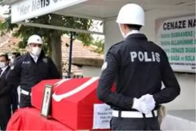Sakarya'da şehit düşen polis memuru Ankara'da toprağa verildi Sakarya'da şehit düşen polis memuru Ankara'da toprağa verildi
