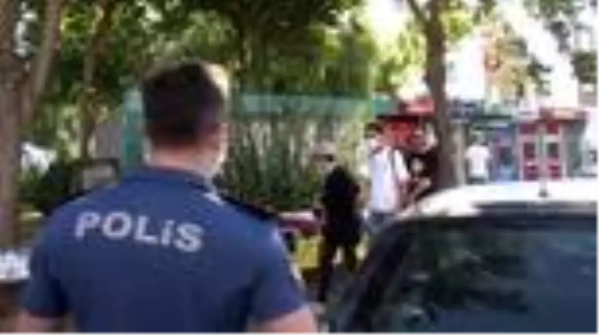 Salgını görmezden gelenler polisi görünce maskeyi taktı