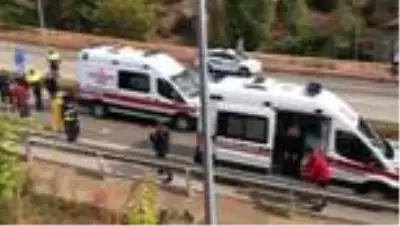 Su kanalına devrilen çöp kamyonundaki 3 kişi yaralandı Su kanalına devrilen çöp kamyonundaki 3 kişi yaralandı