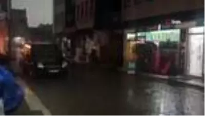 Şuhut'ta şimşekler geceyi gündüze çevirdi Şuhut'ta şimşekler geceyi gündüze çevirdi