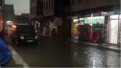 Şuhut'ta şimşekler geceyi gündüze çevirdi Şuhut'ta şimşekler geceyi gündüze çevirdi
