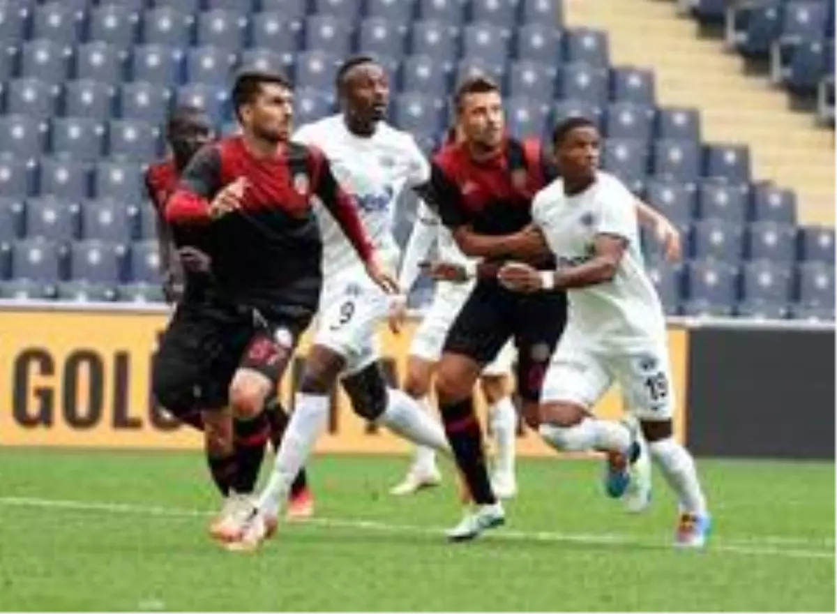 Süper Lig: Fatih Karagümrük: 1 Kasımpaşa: 0 (İlk yarı)