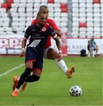 Süper Lig: FT Antalyaspor: 1 Gaziantep FK: 0 (İlk yarı) Süper Lig: FT Antalyaspor: 1 Gaziantep FK: 0 (İlk yarı)