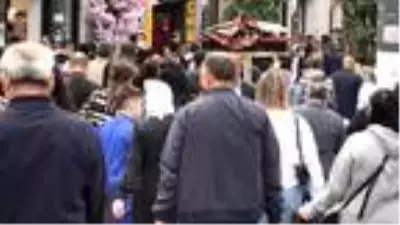 Son dakika haberleri... Taksim'de koronavirüse rağmen dikkat çeken kalabalık Son dakika haberleri... Taksim'de koronavirüse rağmen dikkat çeken kalabalık