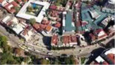 Tarihi Ulu Cami ve çarşıların çevresindeki eski yapılar yıkılıyor Tarihi Ulu Cami ve çarşıların çevresindeki eski yapılar yıkılıyor