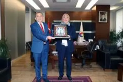 TBB Başkanı Aydın'dan Manisa TSO yönetimiyle istişarede bulundu TBB Başkanı Aydın'dan Manisa TSO yönetimiyle istişarede bulundu