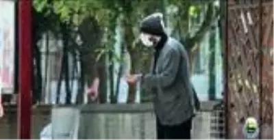 Dilenci kılığına girdi, 1 saatte 250 lira kazandı Dilenci kılığına girdi, 1 saatte 250 lira kazandı