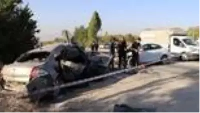 Trafik kazası: 2'si ağır 4 yaralı Trafik kazası: 2'si ağır 4 yaralı