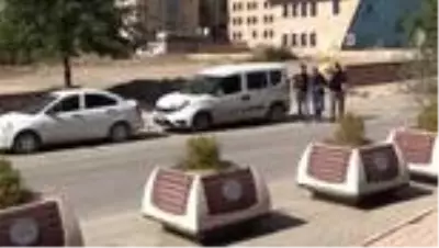 Valizinde uyuşturucu ele geçirilen şüpheli tutuklandı Valizinde uyuşturucu ele geçirilen şüpheli tutuklandı