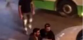 Yakalanıp Gözaltına Alındı: 'Yol verme' kavgasında tabancayla sürücünün üstüne yürüdü (2) Yakalanıp Gözaltına Alındı: 'Yol verme' kavgasında tabancayla sürücünün üstüne yürüdü (2)