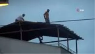 20 metre yükseklikte hem korona tedbirlerini hem de iş güvenliğini hiçe saydılar 20 metre yükseklikte hem korona tedbirlerini hem de iş güvenliğini hiçe saydılar