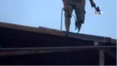 20 metre yükseklikte hem korona tedbirlerini hem de iş güvenliğini hiçe saydılar 20 metre yükseklikte hem korona tedbirlerini hem de iş güvenliğini hiçe saydılar