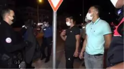 Antalya'da şüpheli araçtan sahte döviz ve uyuşturucu madde çıktı Antalya'da şüpheli araçtan sahte döviz ve uyuşturucu madde çıktı