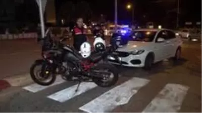 Antalya'da şüpheli araçtan sahte döviz ve uyuşturucu madde çıktı Antalya'da şüpheli araçtan sahte döviz ve uyuşturucu madde çıktı