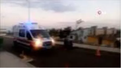 Araç tarlaya uçtu, onlarca sandık etrafa saçıldı: 1 yaralı Araç tarlaya uçtu, onlarca sandık etrafa saçıldı: 1 yaralı