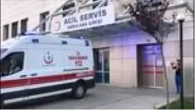 Araç tarlaya uçtu, onlarca sandık etrafa saçıldı: 1 yaralı Araç tarlaya uçtu, onlarca sandık etrafa saçıldı: 1 yaralı