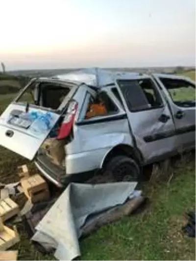 Araç tarlaya uçtu, onlarca sandık etrafa saçıldı: 1 yaralı Araç tarlaya uçtu, onlarca sandık etrafa saçıldı: 1 yaralı
