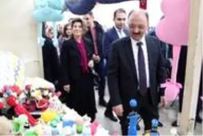 Bartın Valisi Güner'in eşinin korona virüs testi pozitif çıktı Bartın Valisi Güner'in eşinin korona virüs testi pozitif çıktı
