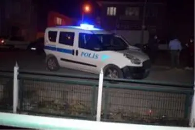 Bıçaklı kavgada kalbi duran şahıs, hastanede yaşama döndürüldü Bıçaklı kavgada kalbi duran şahıs, hastanede yaşama döndürüldü