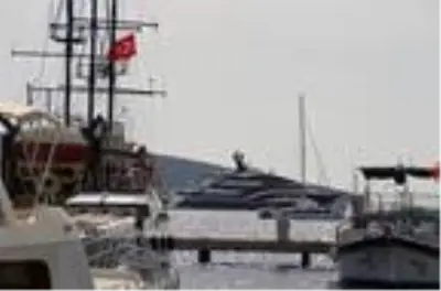 2019'da yılın yatı seçilmişti! Bodrum'a demir atan yüzen saraya 450 bin TL'lik yakıt alındı 2019'da yılın yatı seçilmişti! Bodrum'a demir atan yüzen saraya 450 bin TL'lik yakıt alındı