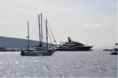 2019'da yılın yatı seçilmişti! Bodrum'a demir atan yüzen saraya 450 bin TL'lik yakıt alındı 2019'da yılın yatı seçilmişti! Bodrum'a demir atan yüzen saraya 450 bin TL'lik yakıt alındı